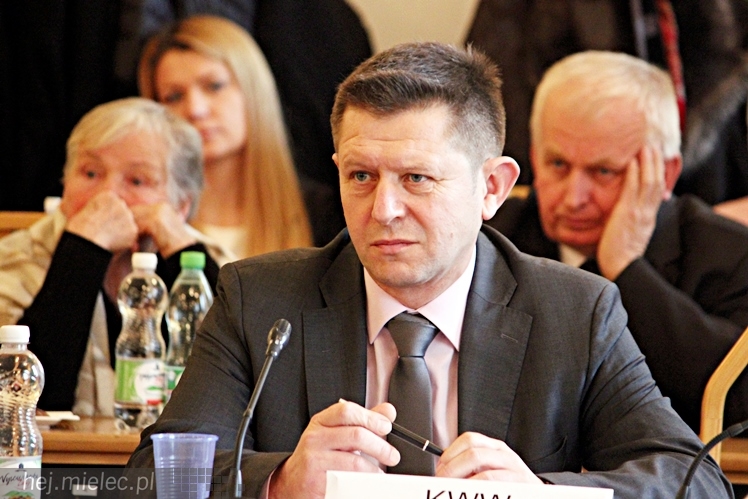 Pierwsza sesja Rady Powiatu V kadencji ? ślubowanie radnych i wybór nowego starosty