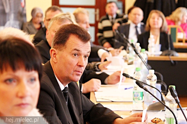 Pierwsza sesja Rady Powiatu V kadencji ? ślubowanie radnych i wybór nowego starosty