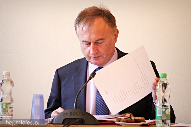 Pierwsza sesja Rady Powiatu V kadencji ? ślubowanie radnych i wybór nowego starosty