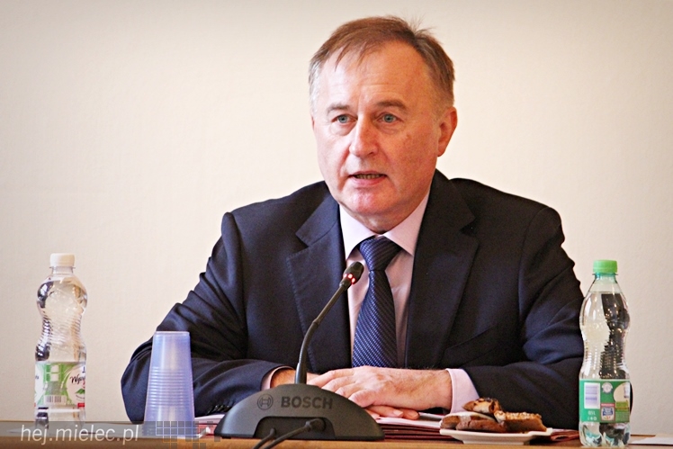 Pierwsza sesja Rady Powiatu V kadencji ? ślubowanie radnych i wybór nowego starosty