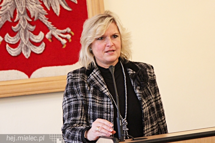 Pierwsza sesja Rady Powiatu V kadencji ? ślubowanie radnych i wybór nowego starosty