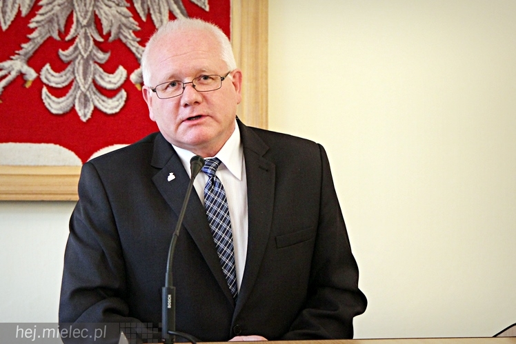 Pierwsza sesja Rady Powiatu V kadencji ? ślubowanie radnych i wybór nowego starosty