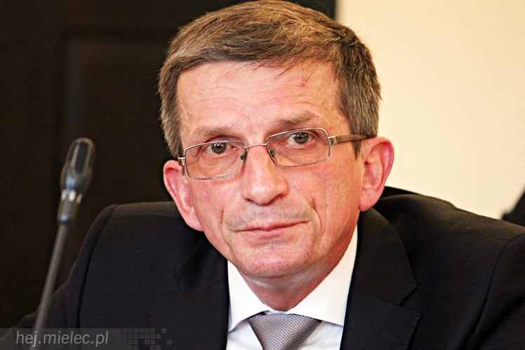 Pierwsza sesja Rady Powiatu V kadencji ? ślubowanie radnych i wybór nowego starosty