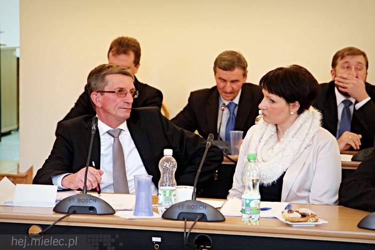 Pierwsza sesja Rady Powiatu V kadencji ? ślubowanie radnych i wybór nowego starosty