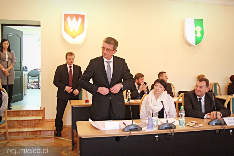 Pierwsza sesja Rady Powiatu V kadencji ? ślubowanie radnych i wybór nowego starosty