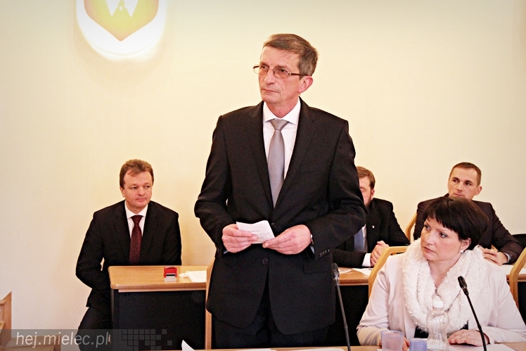 Pierwsza sesja Rady Powiatu V kadencji ? ślubowanie radnych i wybór nowego starosty