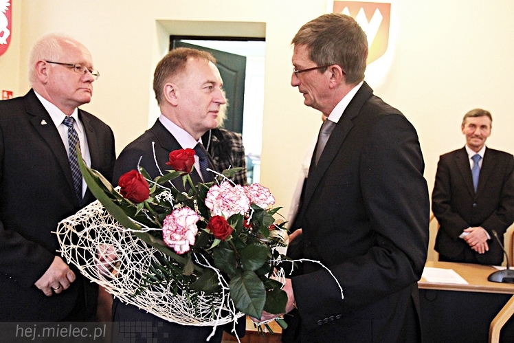 Pierwsza sesja Rady Powiatu V kadencji ? ślubowanie radnych i wybór nowego starosty