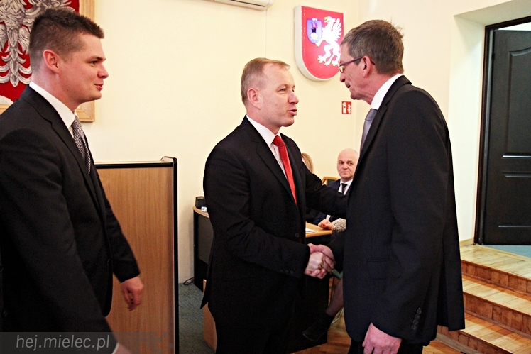 Pierwsza sesja Rady Powiatu V kadencji ? ślubowanie radnych i wybór nowego starosty