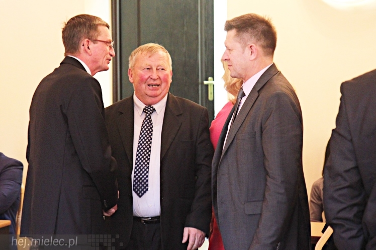 Pierwsza sesja Rady Powiatu V kadencji ? ślubowanie radnych i wybór nowego starosty