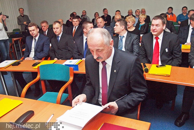 Krótka pierwsza sesja Rady Miejskiej w Mielcu