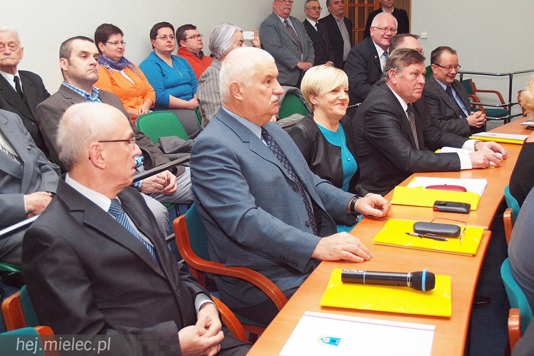 Krótka pierwsza sesja Rady Miejskiej w Mielcu