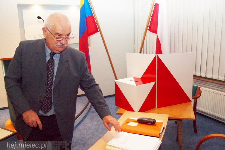 Krótka pierwsza sesja Rady Miejskiej w Mielcu