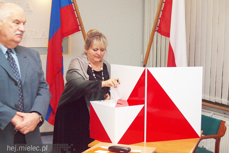 Krótka pierwsza sesja Rady Miejskiej w Mielcu