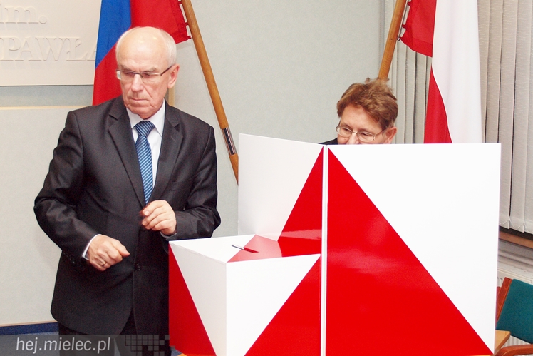 Krótka pierwsza sesja Rady Miejskiej w Mielcu