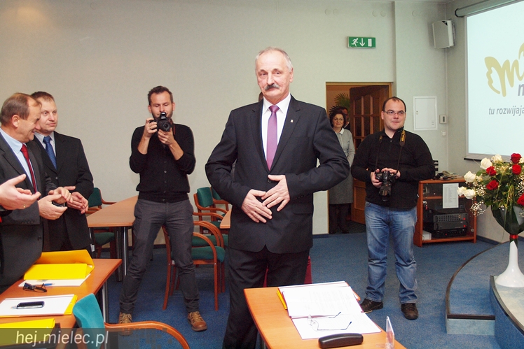 Krótka pierwsza sesja Rady Miejskiej w Mielcu