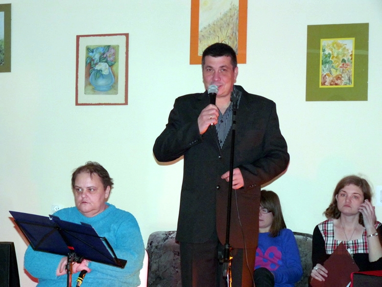 Podopieczni mieleckiego ŚDS i ich goście na wspólnej zabawie andrzejkowej