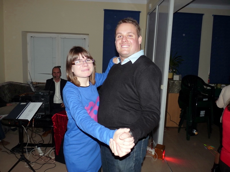 Podopieczni mieleckiego ŚDS i ich goście na wspólnej zabawie andrzejkowej