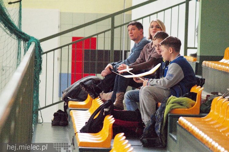 Pierwsze Mieleckie Zawody Modelarskie Klasy F1n o Puchar Dyrektora Gimnazjum nr 2