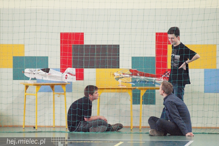 Pierwsze Mieleckie Zawody Modelarskie Klasy F1n o Puchar Dyrektora Gimnazjum nr 2
