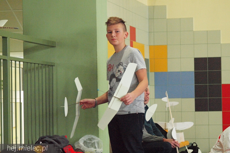 Pierwsze Mieleckie Zawody Modelarskie Klasy F1n o Puchar Dyrektora Gimnazjum nr 2