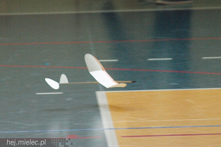 Pierwsze Mieleckie Zawody Modelarskie Klasy F1n o Puchar Dyrektora Gimnazjum nr 2