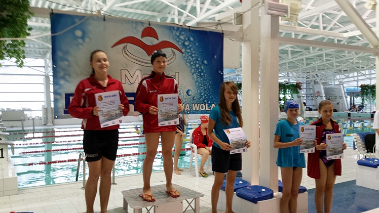 Mikołajkowe pływanie na zakończenie Podkarpackiej Ligi Dzieci