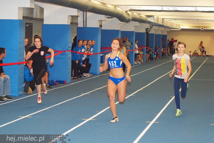 Lekkoatletyczne dzieciaki z Podkarpacia na zawodach w Mielcu