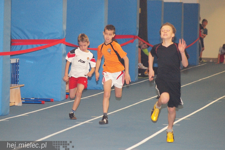 Lekkoatletyczne dzieciaki z Podkarpacia na zawodach w Mielcu