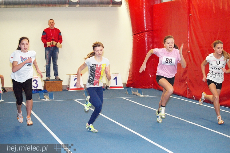 Lekkoatletyczne dzieciaki z Podkarpacia na zawodach w Mielcu