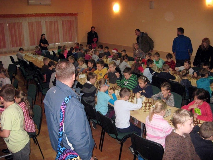 Młodzi szachiści rywalizowali podczas Mikołajkowego Turnieju w Woli Mieleckiej