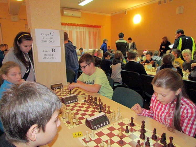 Młodzi szachiści rywalizowali podczas Mikołajkowego Turnieju w Woli Mieleckiej
