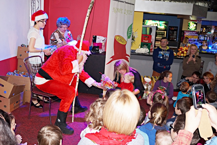 ?Nowe Życie? zaprosiło Świętego Mikołaja. Była świetna zabawa i upragnione prezenty