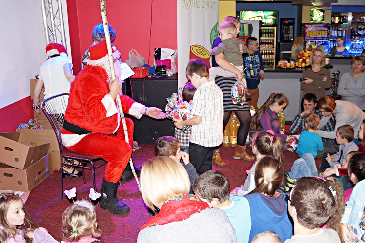 ?Nowe Życie? zaprosiło Świętego Mikołaja. Była świetna zabawa i upragnione prezenty