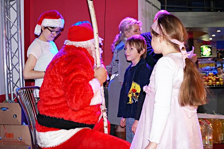 ?Nowe Życie? zaprosiło Świętego Mikołaja. Była świetna zabawa i upragnione prezenty