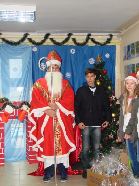 Wizyta Św. Mikołaja w placówkach w Pniu