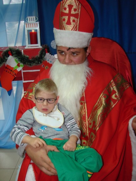 Wizyta Św. Mikołaja w placówkach w Pniu