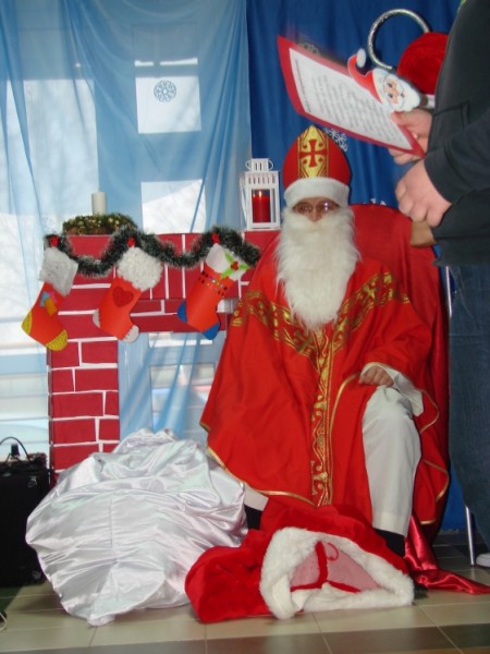 Wizyta Św. Mikołaja w placówkach w Pniu