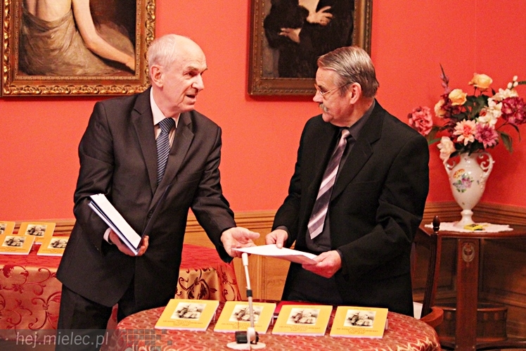 Promocja książki Jana Stępnia ?Historia teatru amatorskiego w Mielcu 1887-1939?