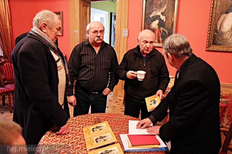 Promocja książki Jana Stępnia ?Historia teatru amatorskiego w Mielcu 1887-1939?