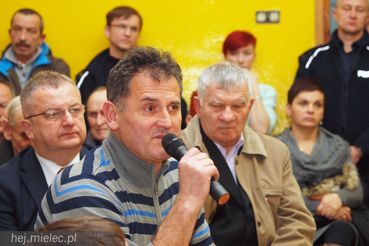 Magistrat zjechał do Rzochowa. Długa lista życzeń mieszkańców