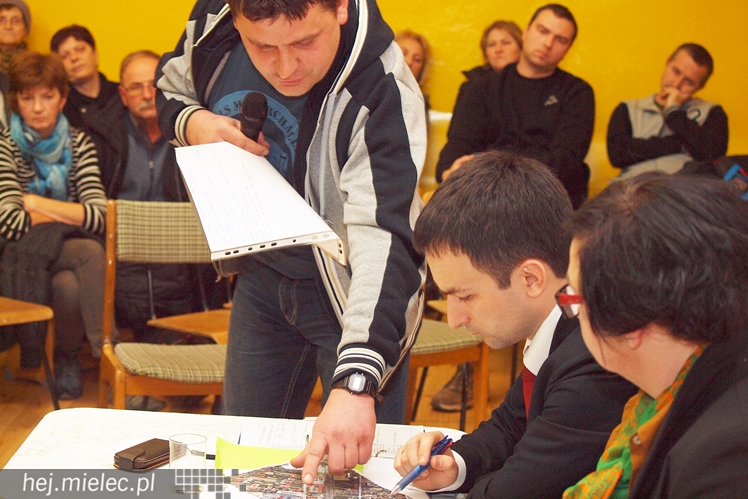 Magistrat zjechał do Rzochowa. Długa lista życzeń mieszkańców