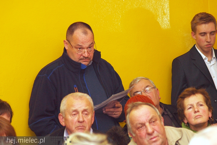 Magistrat zjechał do Rzochowa. Długa lista życzeń mieszkańców