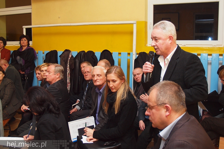 Magistrat zjechał do Rzochowa. Długa lista życzeń mieszkańców