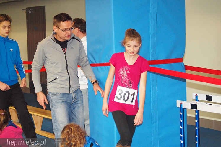 Hala lekkoatletyczna w Mielcu co sobotę przyciąga zawodników z regionu