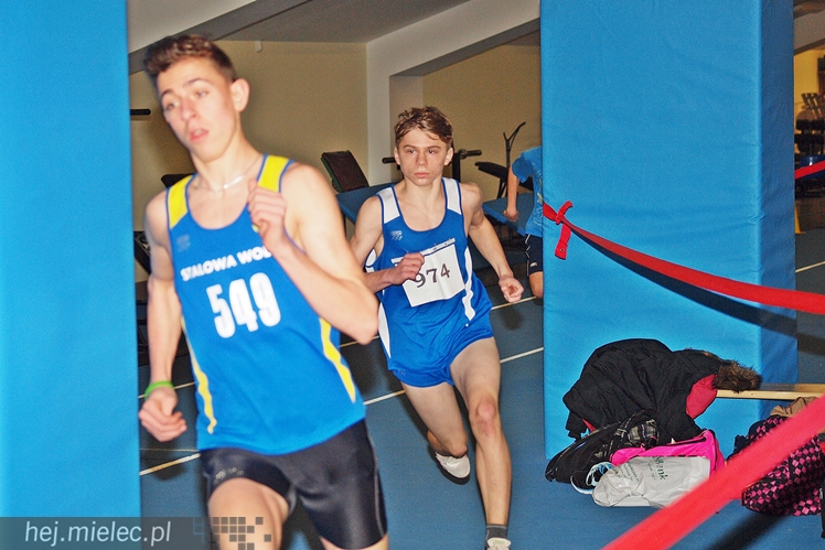 Hala lekkoatletyczna w Mielcu co sobotę przyciąga zawodników z regionu