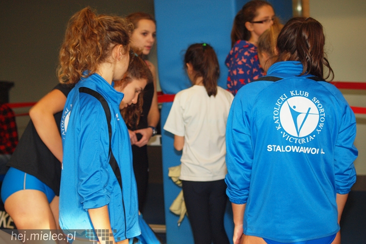 Hala lekkoatletyczna w Mielcu co sobotę przyciąga zawodników z regionu