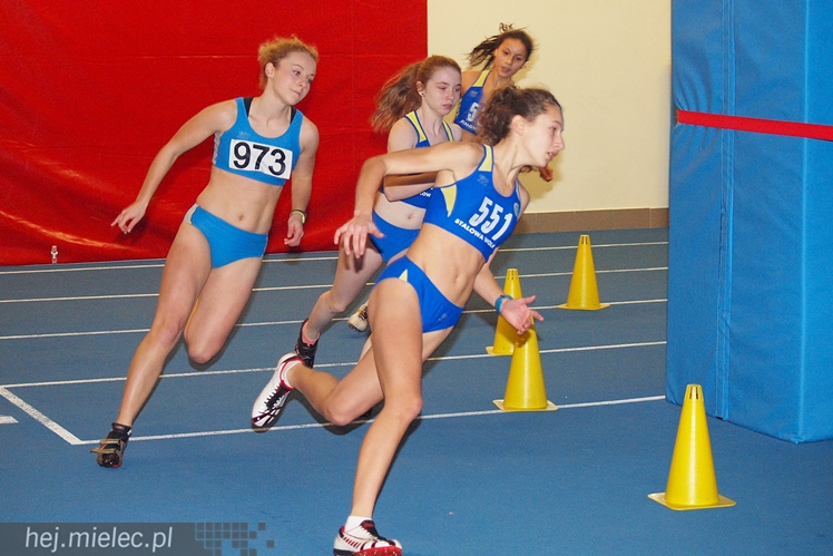 Hala lekkoatletyczna w Mielcu co sobotę przyciąga zawodników z regionu