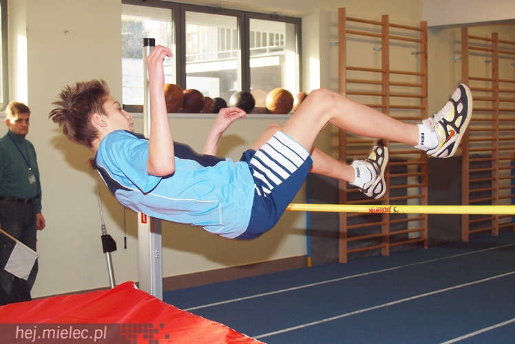 Hala lekkoatletyczna w Mielcu co sobotę przyciąga zawodników z regionu