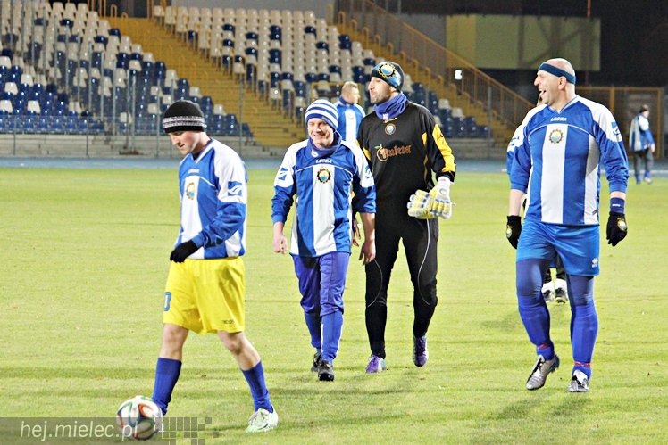 Mecz Wigilijny 2014 na Stadionie Miejskim: Piłkarze - Kibice 6:5