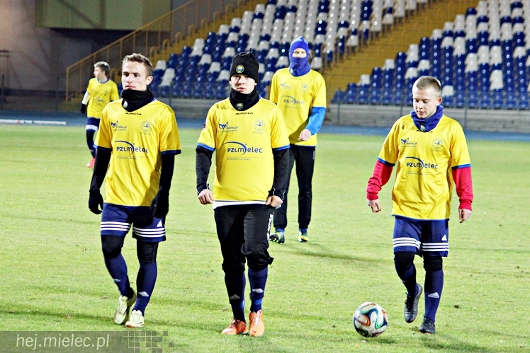 Mecz Wigilijny 2014 na Stadionie Miejskim: Piłkarze - Kibice 6:5